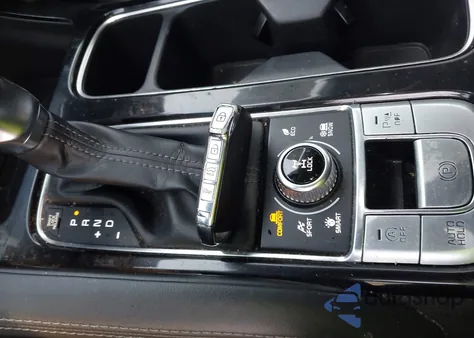 2021 Kia Telluride Ex z USA, uszkodzony, nr VIN 5XYP3DHC0MG117847